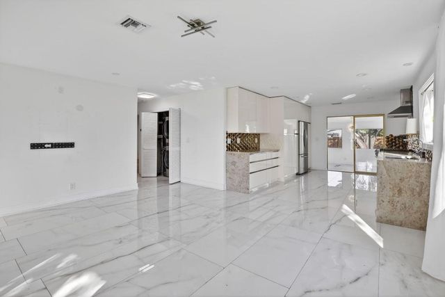 1323 Lincoln Street, Hollywood, FL 33019