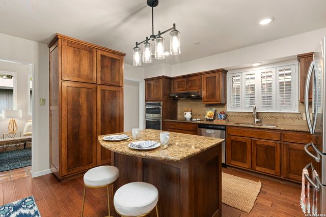 2126 E Lawndale Dr., San Antonio, TX 78209