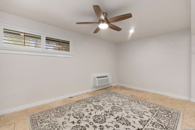 2126 E Lawndale Dr., San Antonio, TX 78209