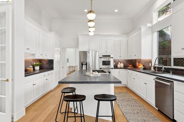 23 Valant Place, Piedmont, CA 94610