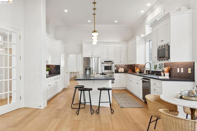 23 Valant Place, Piedmont, CA 94610