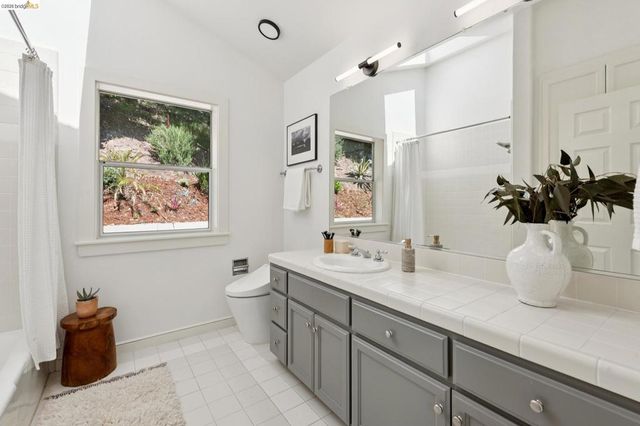 23 Valant Place, Piedmont, CA 94610