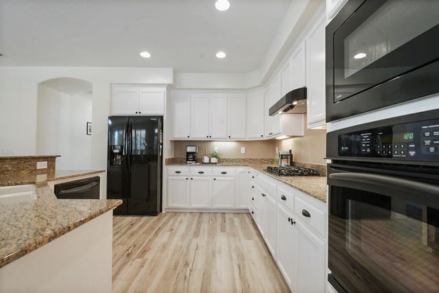 1692 Biarritz Ct, Tracy, CA 95304