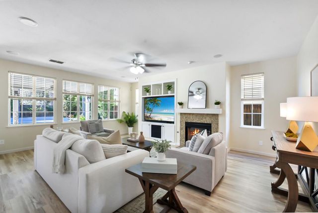 1692 Biarritz Ct, Tracy, CA 95304