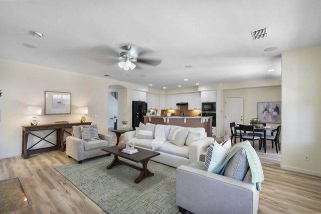 1692 Biarritz Ct, Tracy, CA 95304