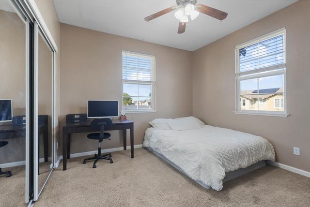 1692 Biarritz Ct, Tracy, CA 95304