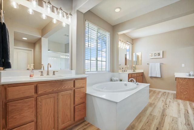 1692 Biarritz Ct, Tracy, CA 95304