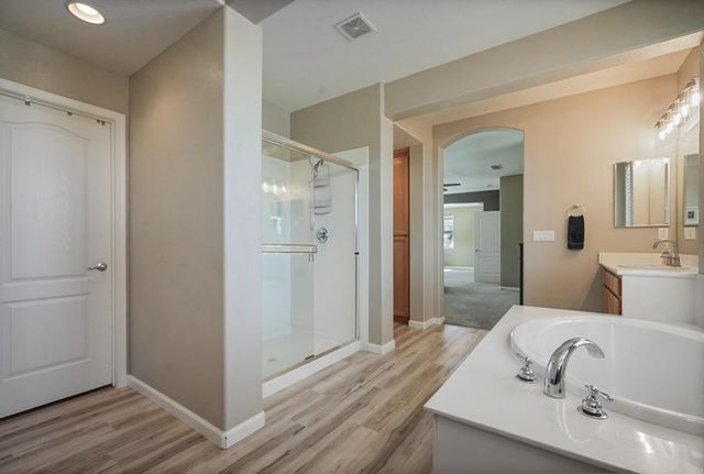 1692 Biarritz Ct, Tracy, CA 95304