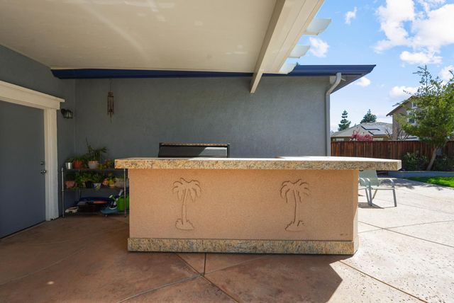 1692 Biarritz Ct, Tracy, CA 95304