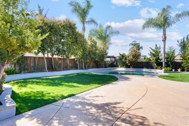 1692 Biarritz Ct, Tracy, CA 95304