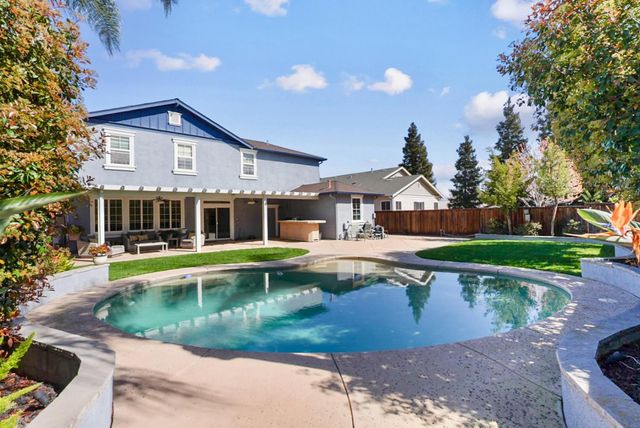 1692 Biarritz Ct, Tracy, CA 95304