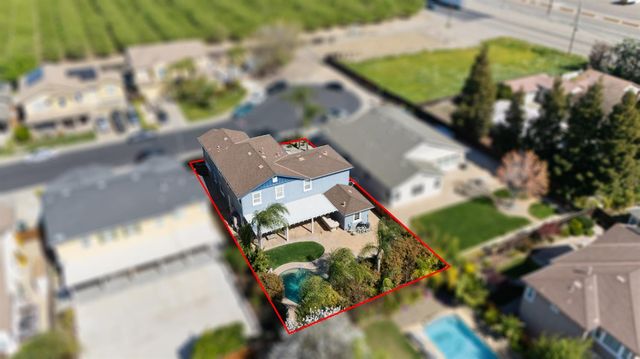 1692 Biarritz Ct, Tracy, CA 95304