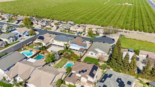 1692 Biarritz Ct, Tracy, CA 95304