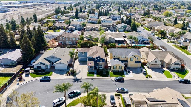 1692 Biarritz Ct, Tracy, CA 95304