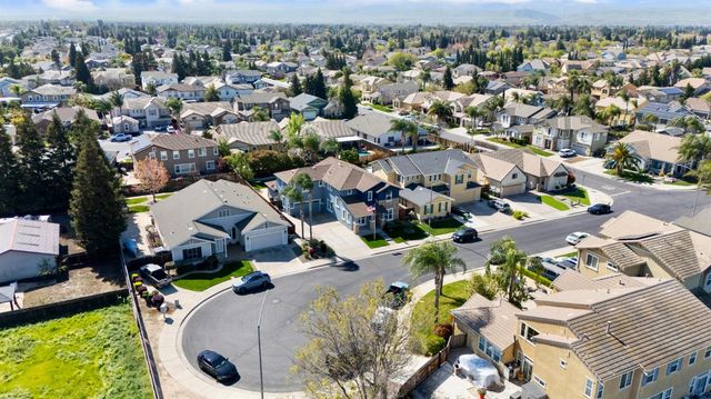 1692 Biarritz Ct, Tracy, CA 95304