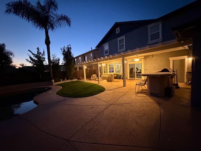 1692 Biarritz Ct, Tracy, CA 95304