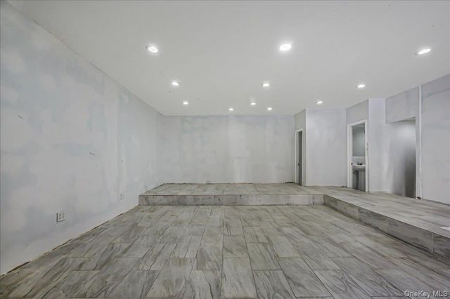704 E 183rd Street, Bronx, NY 10458