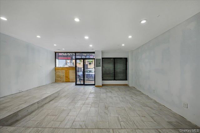 704 E 183rd Street, Bronx, NY 10458