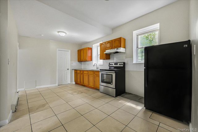 704 E 183rd Street, Bronx, NY 10458