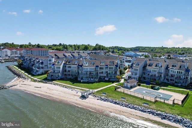 8076 WINDWARD KEY DR, Chesapeake Beach, MD 20732