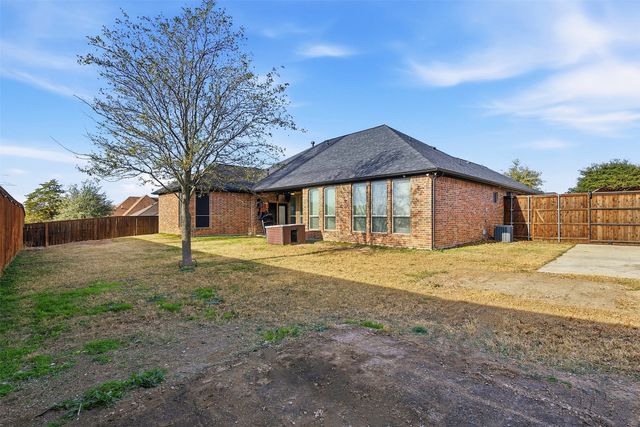 1616 Carriage Creek Drive, Desoto, TX 75115