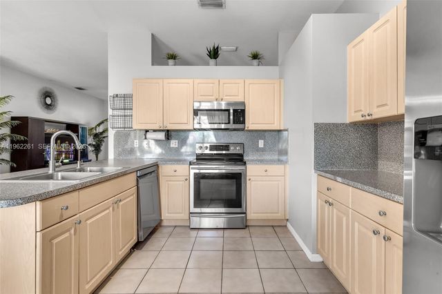 2130 SE 16th Ave, Homestead, FL 33035