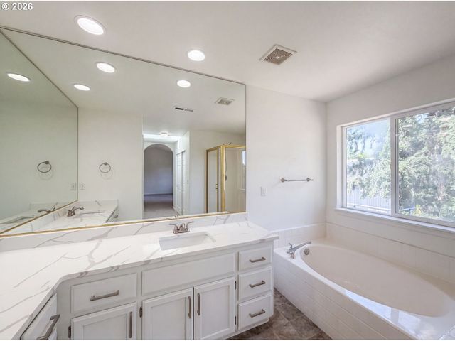 451 Nw YOSEMITE Ter, Beaverton, OR 97006