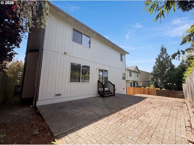 451 Nw YOSEMITE Ter, Beaverton, OR 97006