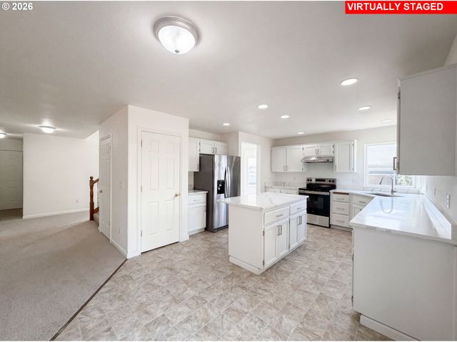 451 Nw YOSEMITE Ter, Beaverton, OR 97006