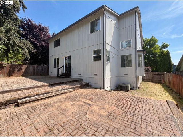 451 Nw YOSEMITE Ter, Beaverton, OR 97006