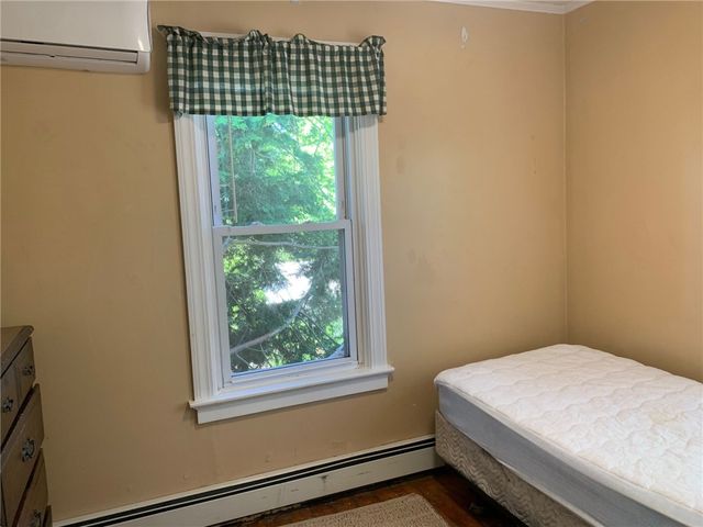 16 Grafton Street, Newport, RI 02840