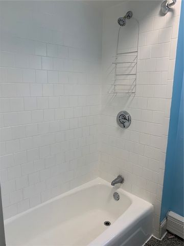 16 Grafton Street, Newport, RI 02840