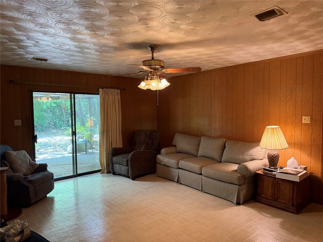 713 Hilltop Circle, Desoto, TX 75115