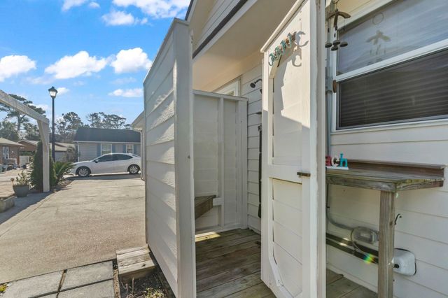 622 Persimmon Ln., North Myrtle Beach, SC 29582