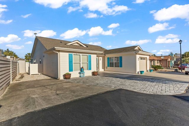 622 Persimmon Ln., North Myrtle Beach, SC 29582