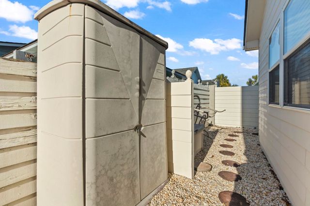 622 Persimmon Ln., North Myrtle Beach, SC 29582