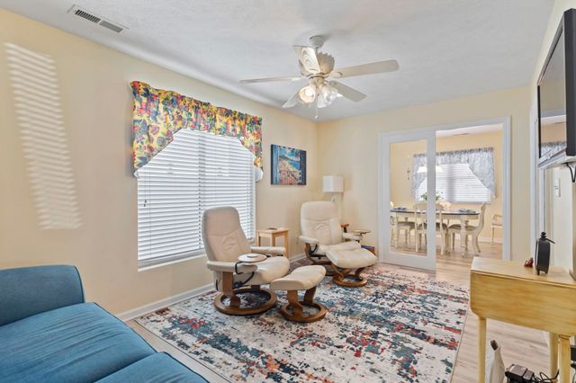 622 Persimmon Ln., North Myrtle Beach, SC 29582