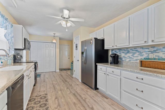 622 Persimmon Ln., North Myrtle Beach, SC 29582