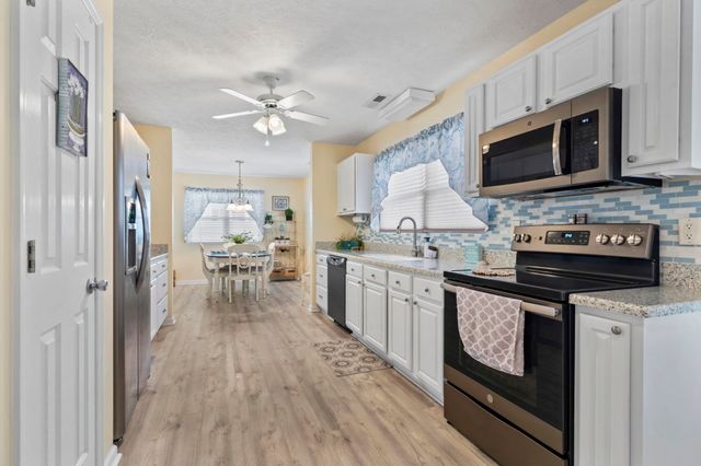 622 Persimmon Ln., North Myrtle Beach, SC 29582