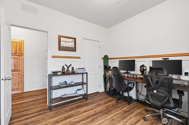 29 Little Island Lane, Cathlamet, WA 98612