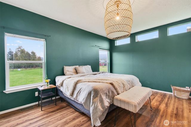 29 Little Island Lane, Cathlamet, WA 98612