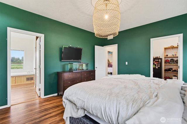 29 Little Island Lane, Cathlamet, WA 98612