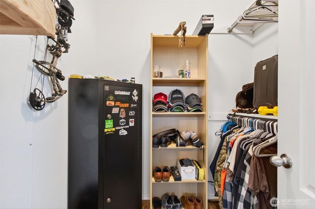 29 Little Island Lane, Cathlamet, WA 98612