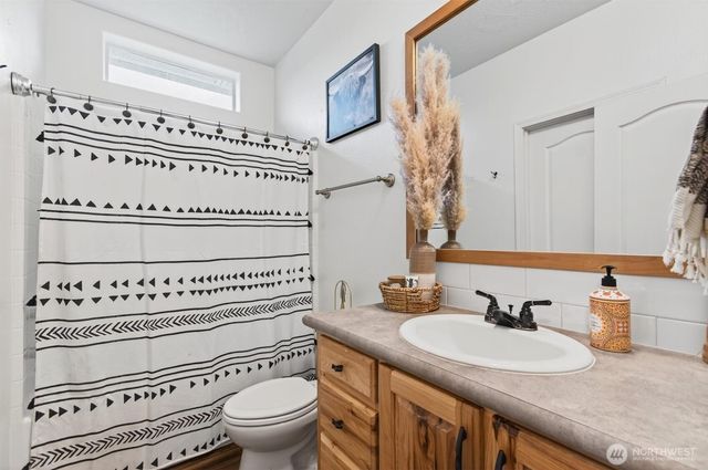 29 Little Island Lane, Cathlamet, WA 98612