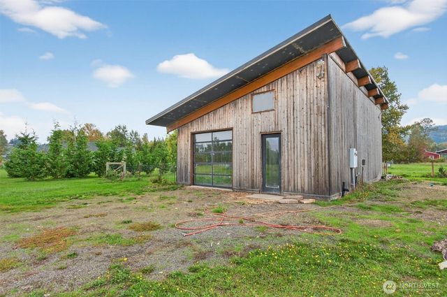 29 Little Island Lane, Cathlamet, WA 98612