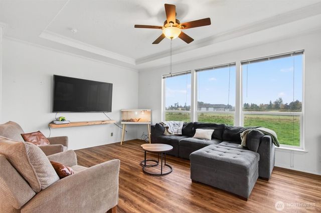 29 Little Island Lane, Cathlamet, WA 98612