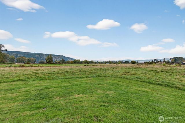 29 Little Island Lane, Cathlamet, WA 98612