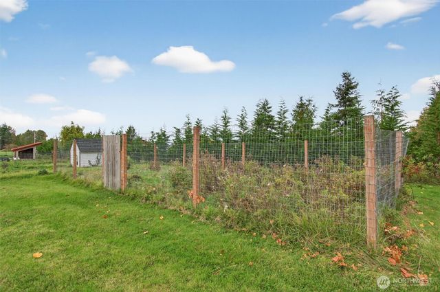 29 Little Island Lane, Cathlamet, WA 98612