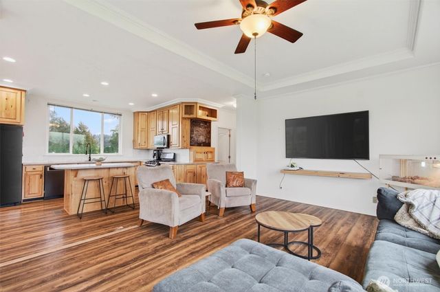 29 Little Island Lane, Cathlamet, WA 98612