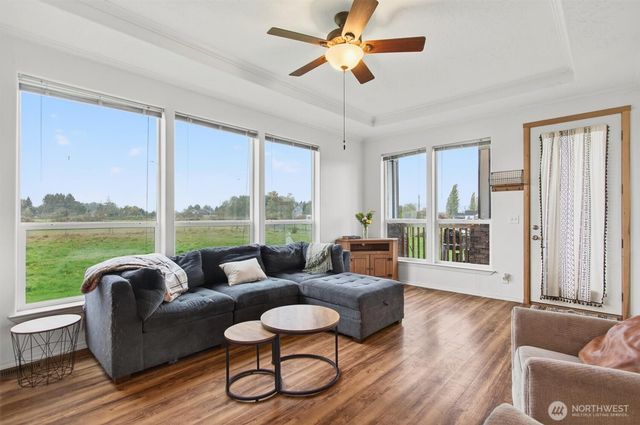 29 Little Island Lane, Cathlamet, WA 98612